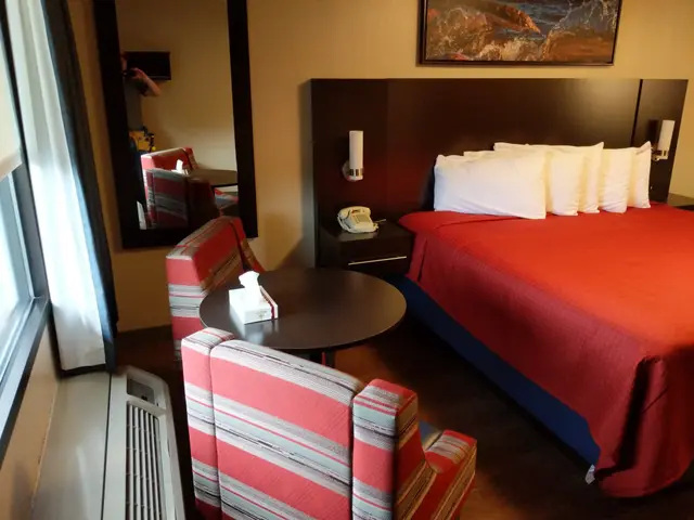 King room with seating area and wide clear floor space