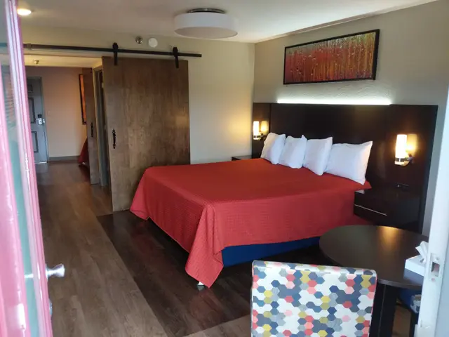 King room with sliding barn door
