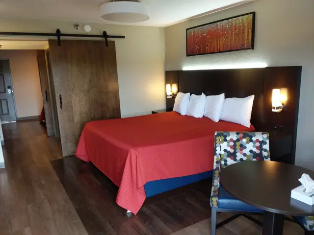 King room seating area